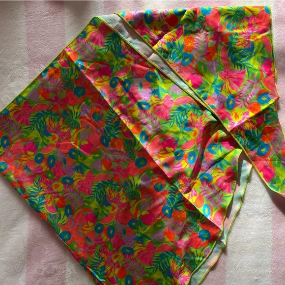 White Fox Boutique Tropicana Print Bikini and Sarong, L/XL 🍍🌺🍹 - Picture 7 of 10